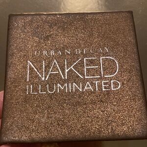 Naked illuminated urba decay bronzer
Used one piece of the set missing as is